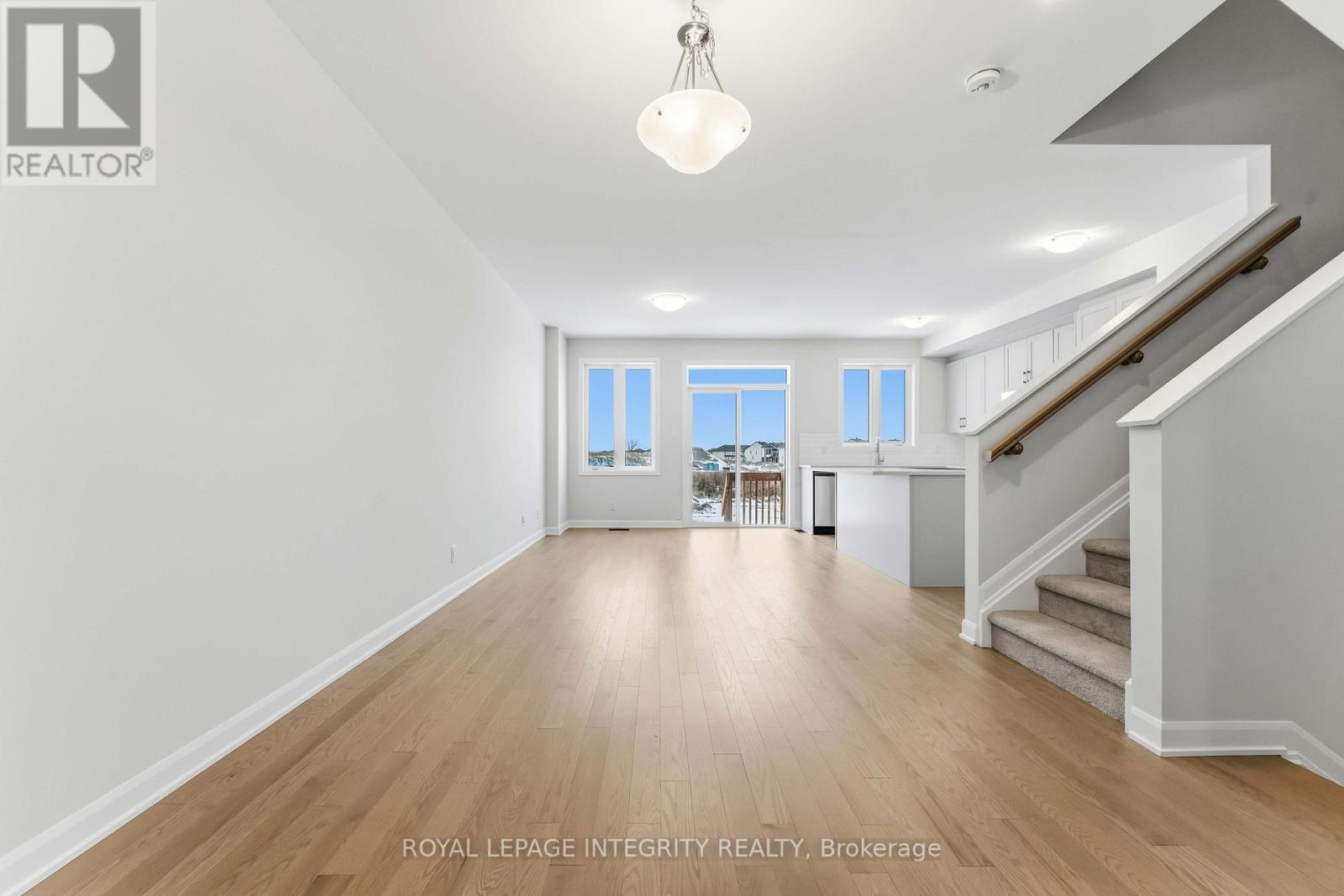 714 Fairline Row, Ottawa, Ontario K2V 0V6 - Photo 4 - X12608274