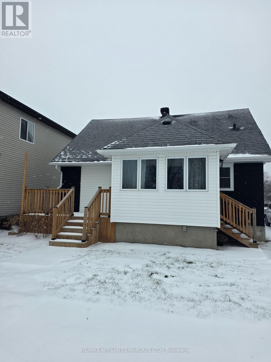 2030 Pitt Street, Cornwall, Ontario K6J 5G1 - Photo 2 - X12417418