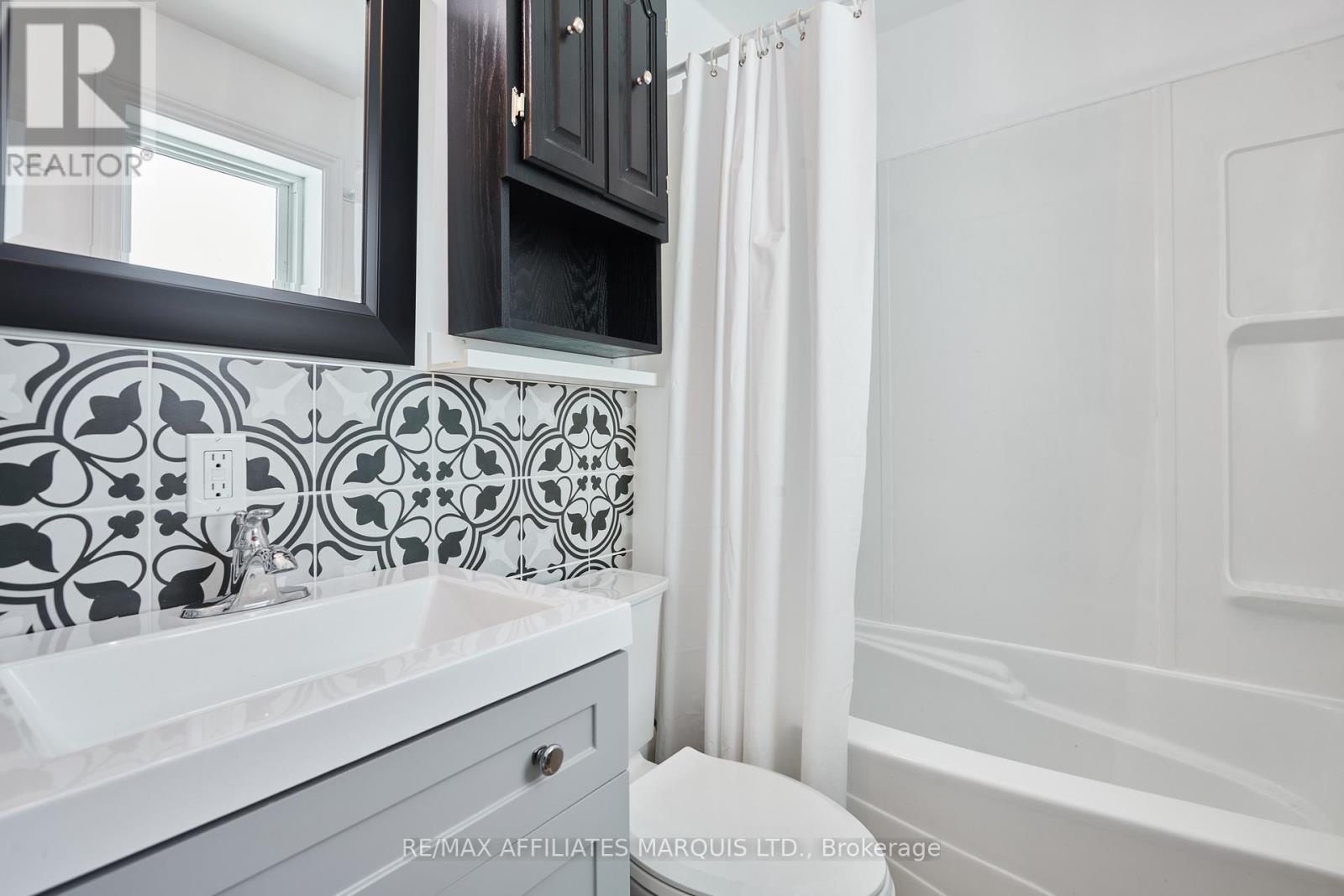 2030 Pitt Street, Cornwall, Ontario K6J 5G1 - Photo 8 - X12417418