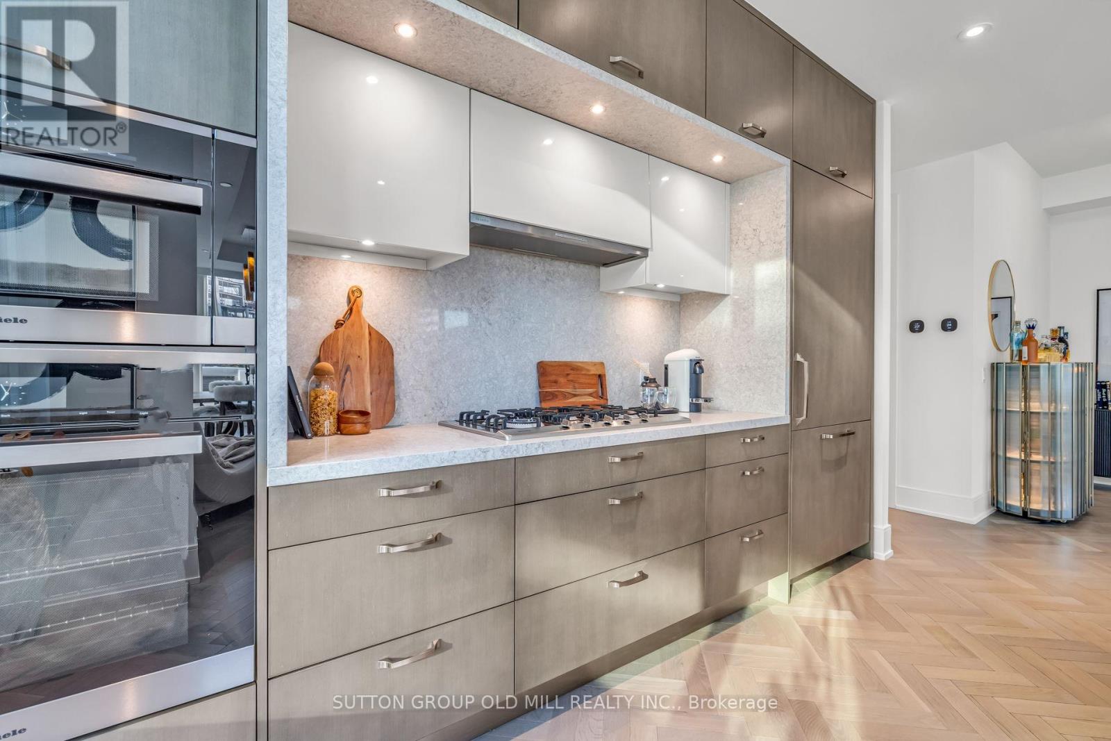 711 - 455 Wellington Street W, Toronto, Ontario M5V 0V8 - Photo 17 - C12608284