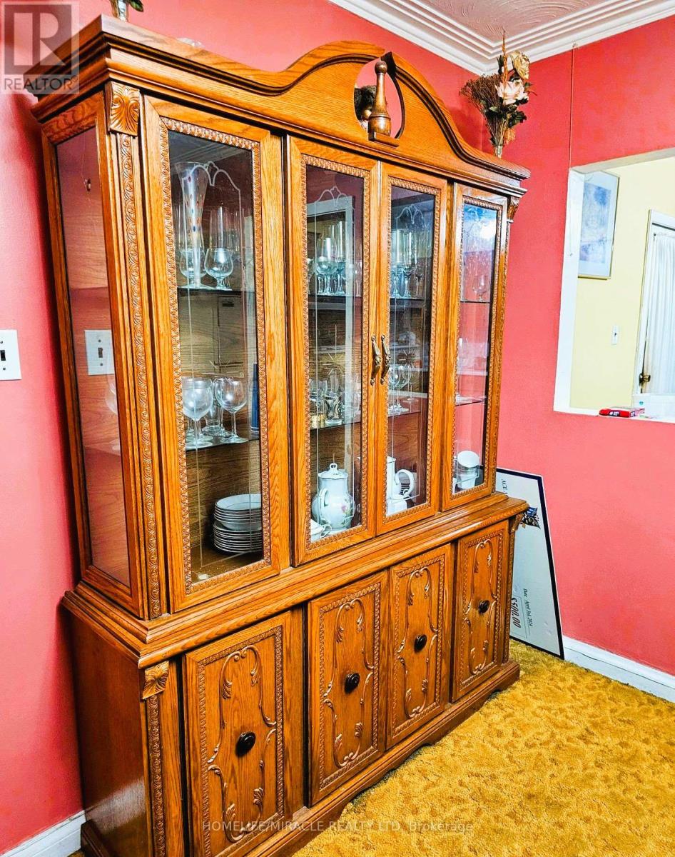 Main Room - 3 - 898 Kennedy Road, Toronto, Ontario  M1K 2E8 - Photo 3 - E12608296