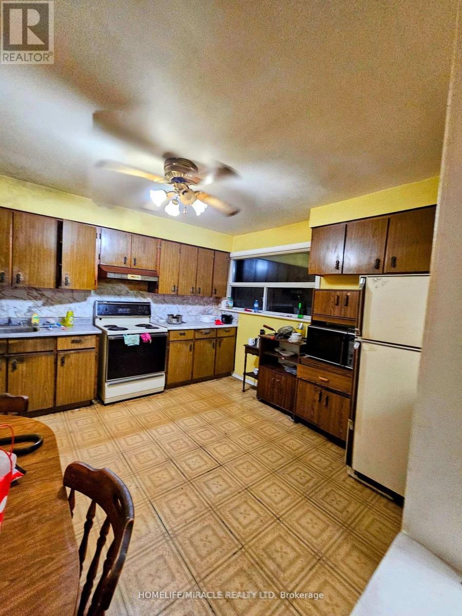 Main Room - 3 - 898 Kennedy Road, Toronto, Ontario  M1K 2E8 - Photo 8 - E12608296