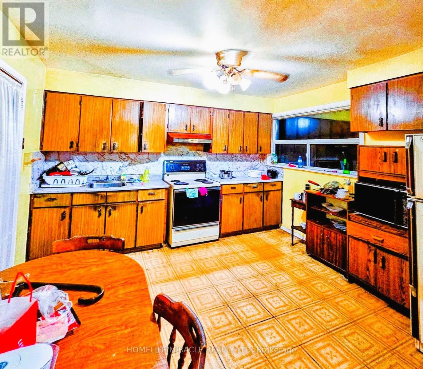 Main Room - 3 - 898 Kennedy Road, Toronto, Ontario  M1K 2E8 - Photo 9 - E12608296