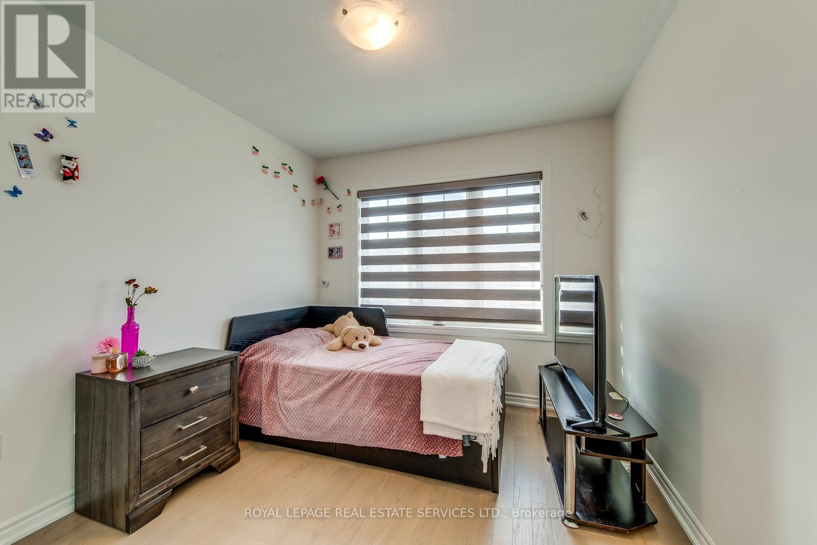 595 Celandine Terrace, Milton, Ontario L9E 1Z7 - Photo 17 - W12429522