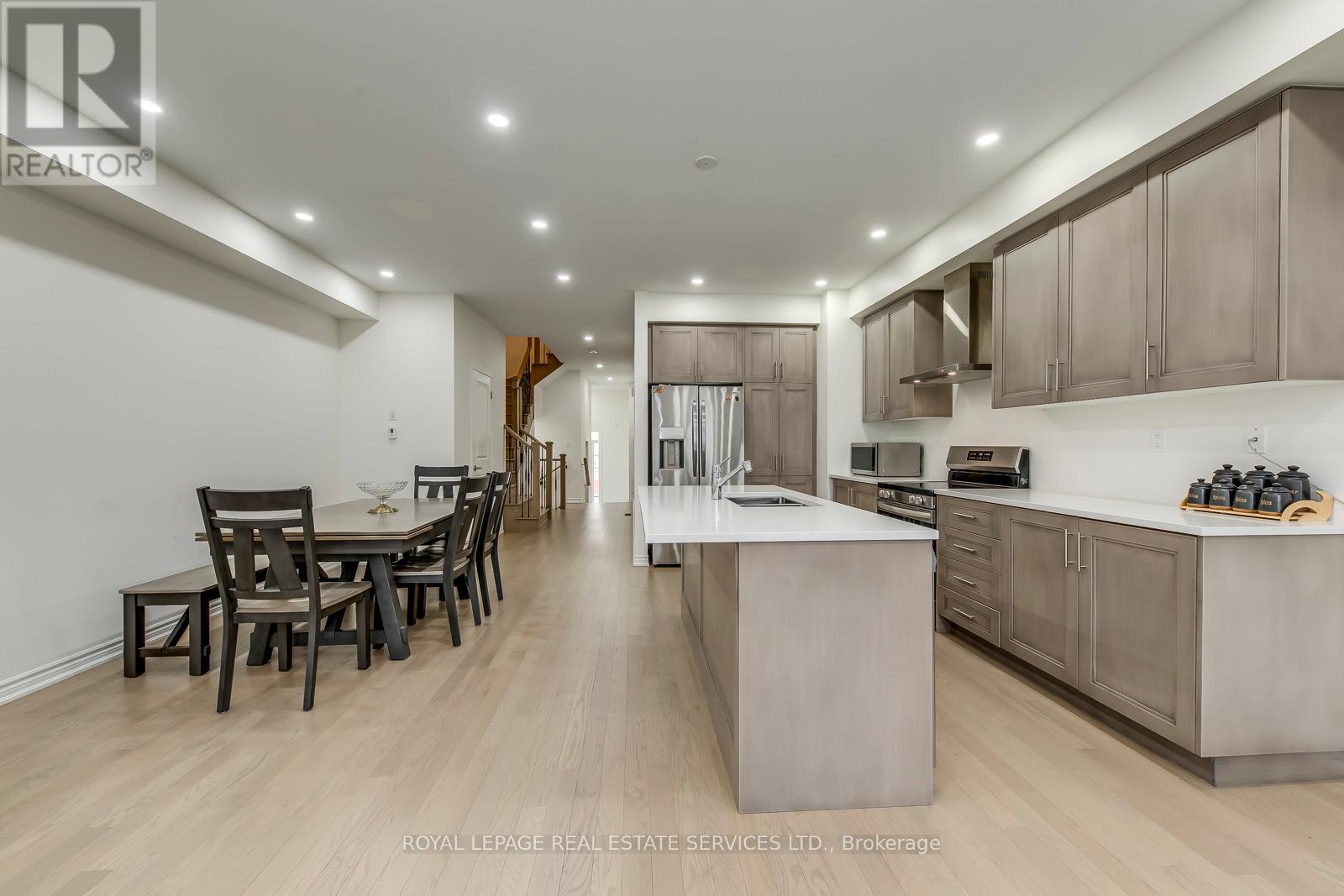 595 Celandine Terrace, Milton, Ontario L9E 1Z7 - Photo 7 - W12429522