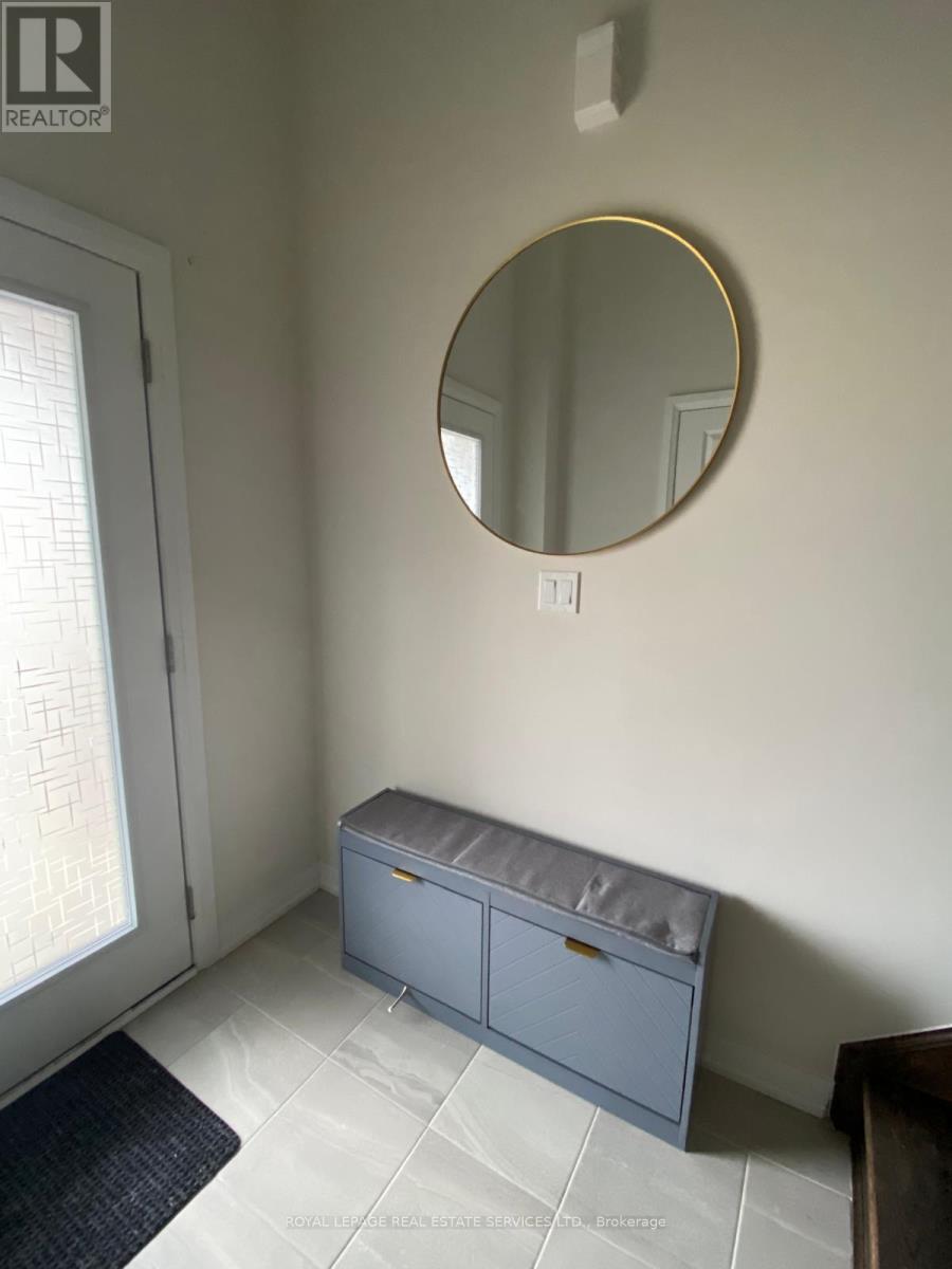 3034 Sandy Acres Avenue, Severn (West Shore), Ontario  L3V 8P8 - Photo 3 - S12608266