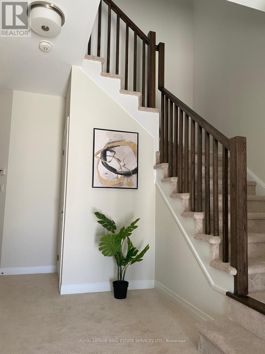 3034 Sandy Acres Avenue, Severn (West Shore), Ontario  L3V 8P8 - Photo 9 - S12608266