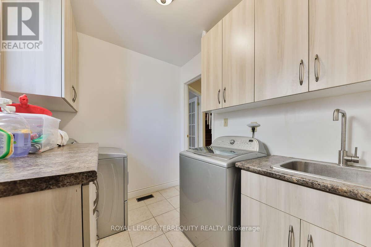 5275 Thornwood Drive, Mississauga, Ontario L4Z 3J3 - Photo 21 - W12608276