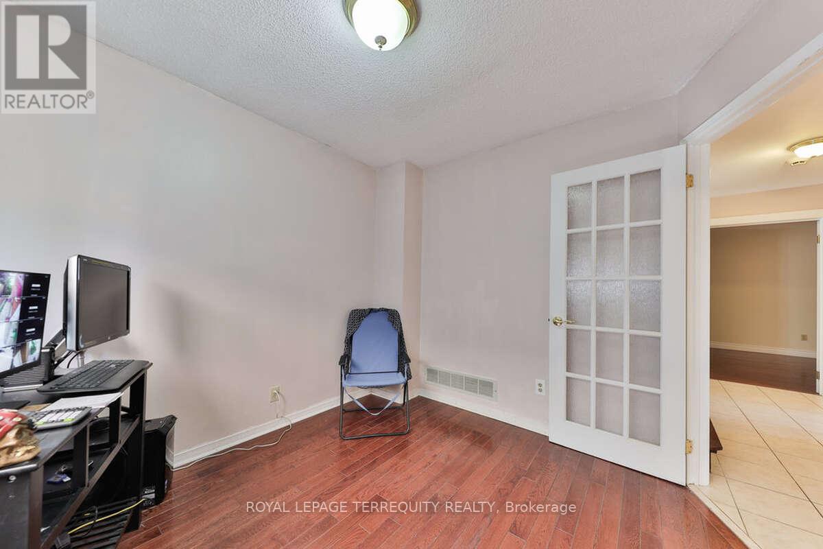 5275 Thornwood Drive, Mississauga, Ontario L4Z 3J3 - Photo 22 - W12608276