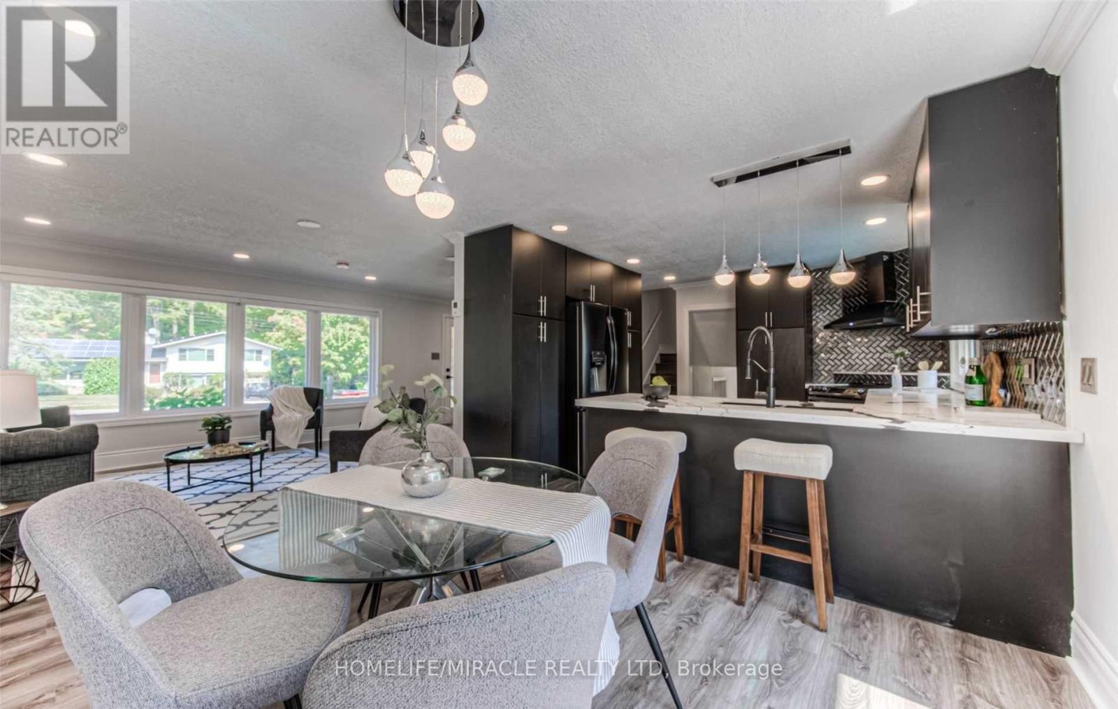 Upper - 209 Greenbrook Drive, Kitchener, Ontario N2M 4J9 - Photo 11 - X12608278