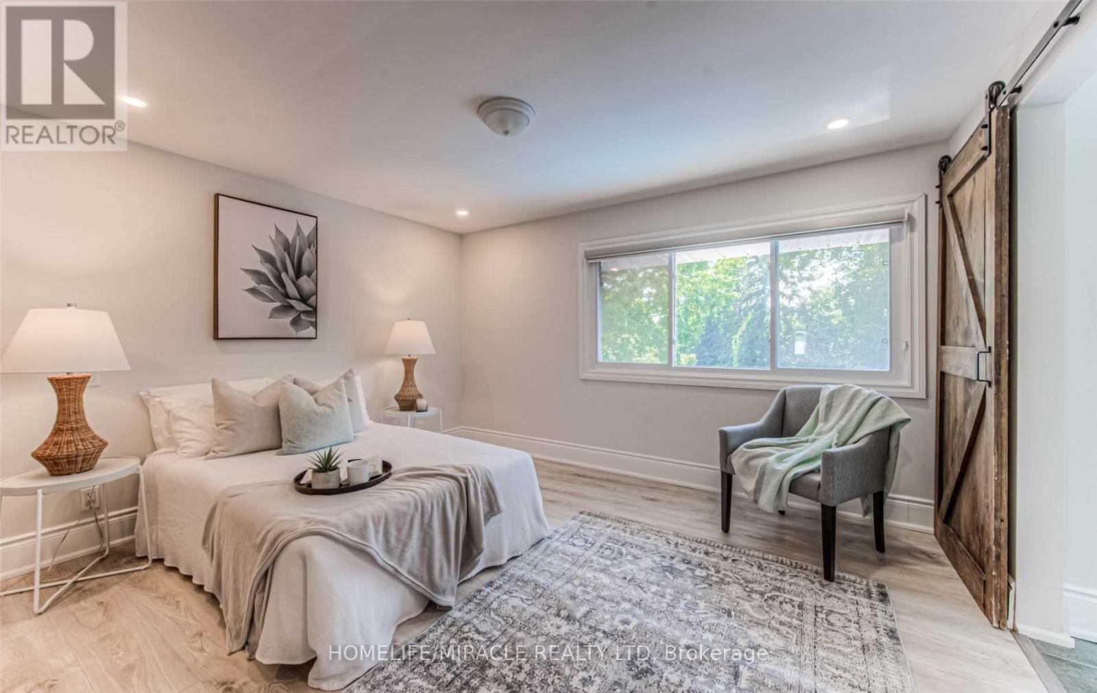 Upper - 209 Greenbrook Drive, Kitchener, Ontario N2M 4J9 - Photo 13 - X12608278