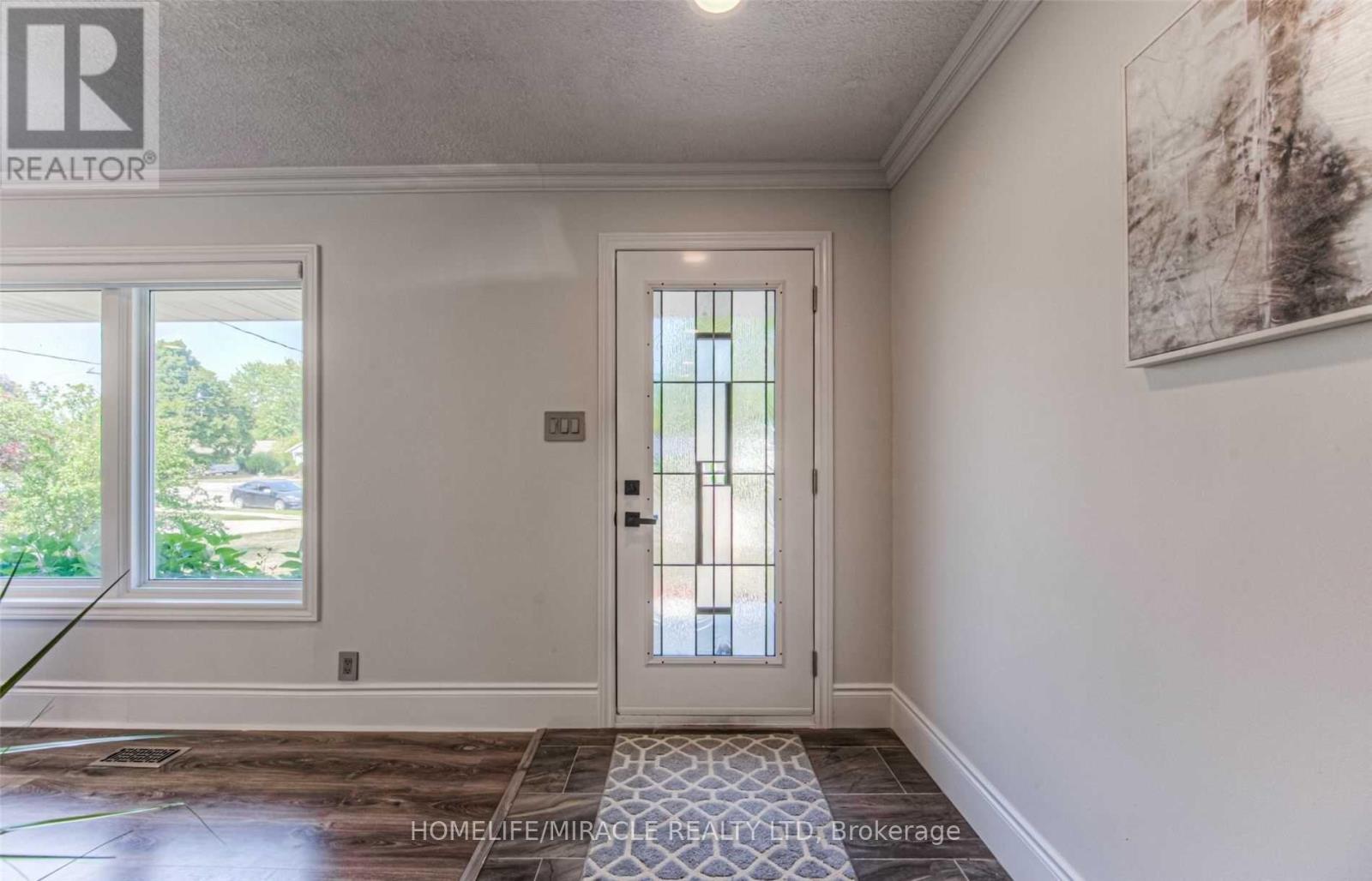 Upper - 209 Greenbrook Drive, Kitchener, Ontario N2M 4J9 - Photo 4 - X12608278