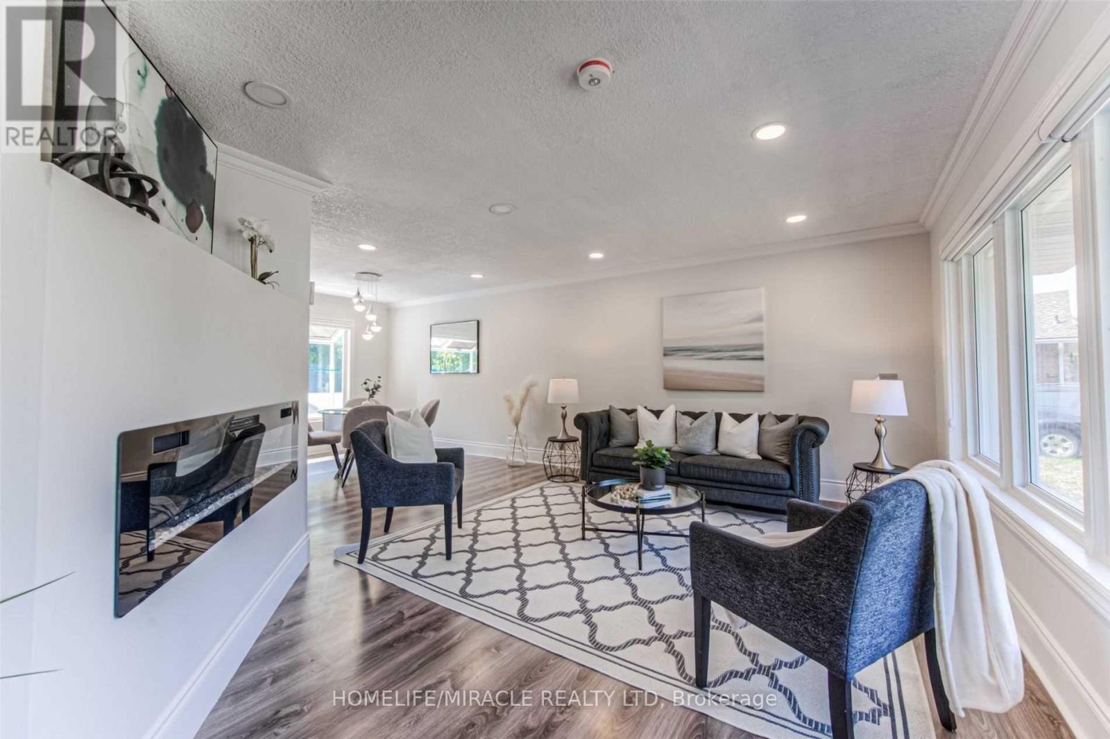 Upper - 209 Greenbrook Drive, Kitchener, Ontario N2M 4J9 - Photo 5 - X12608278