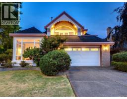 <div class="price">$2,888,000</div> 3340 River Road, Richmond<br><div style="margin-bottom:8px;"><small>RE/MAX City Realty</small></div><div class='bed_bath'>4 Bed | 3 Bath</div>
