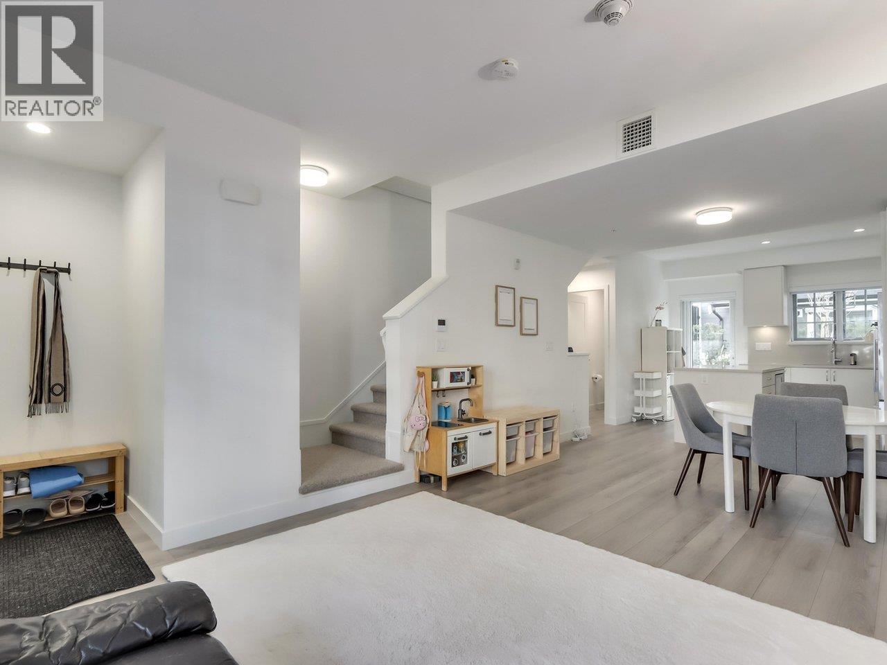 114 678 Fairview Street, Coquitlam, British Columbia V3J 0N1 - Photo 3 - R3053042