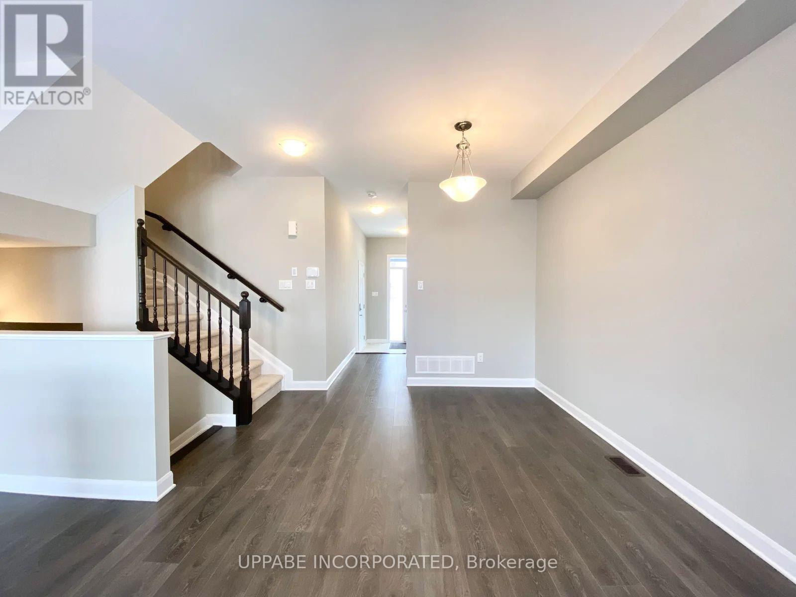 71 Damselfish Walk, Ottawa, Ontario  K4A 2N3 - Photo 2 - X12608306