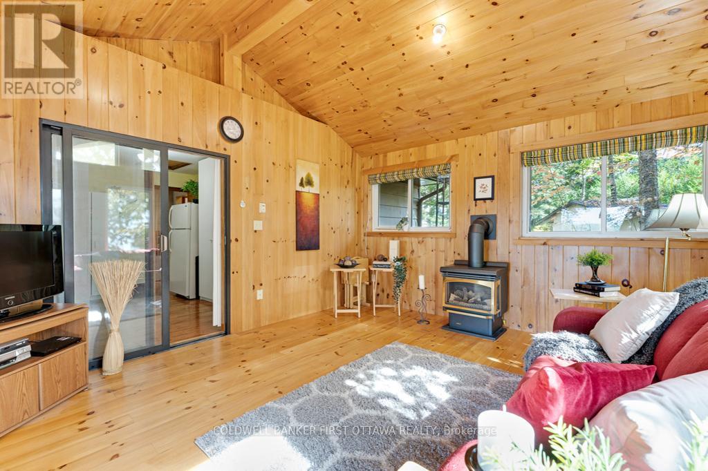 2234a Grindstone Lake Road, Frontenac (Frontenac North), Ontario  K0H 2M0 - Photo 21 - X12464875