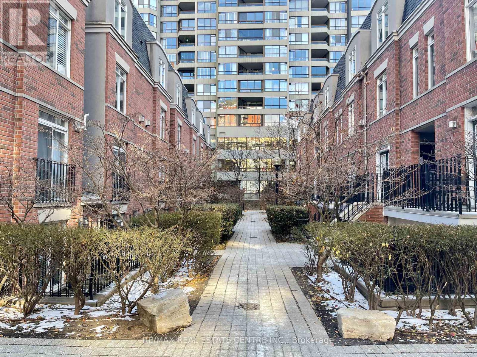 221 - 415 Jarvis Street, Toronto, Ontario  M4Y 3C1 - Photo 2 - C12608318