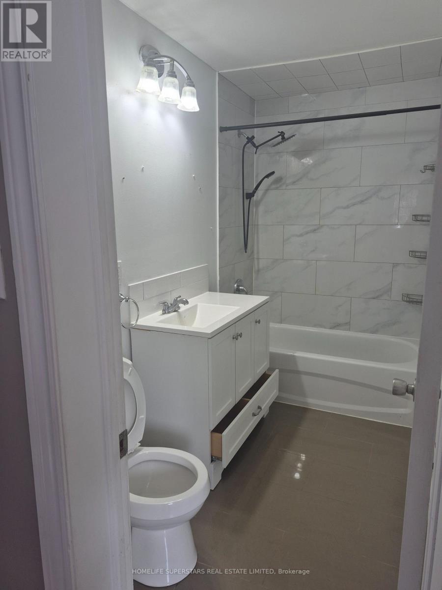 37 Main Street S, Newmarket, Ontario  L3Y 3Y3 - Photo 6 - N12608312