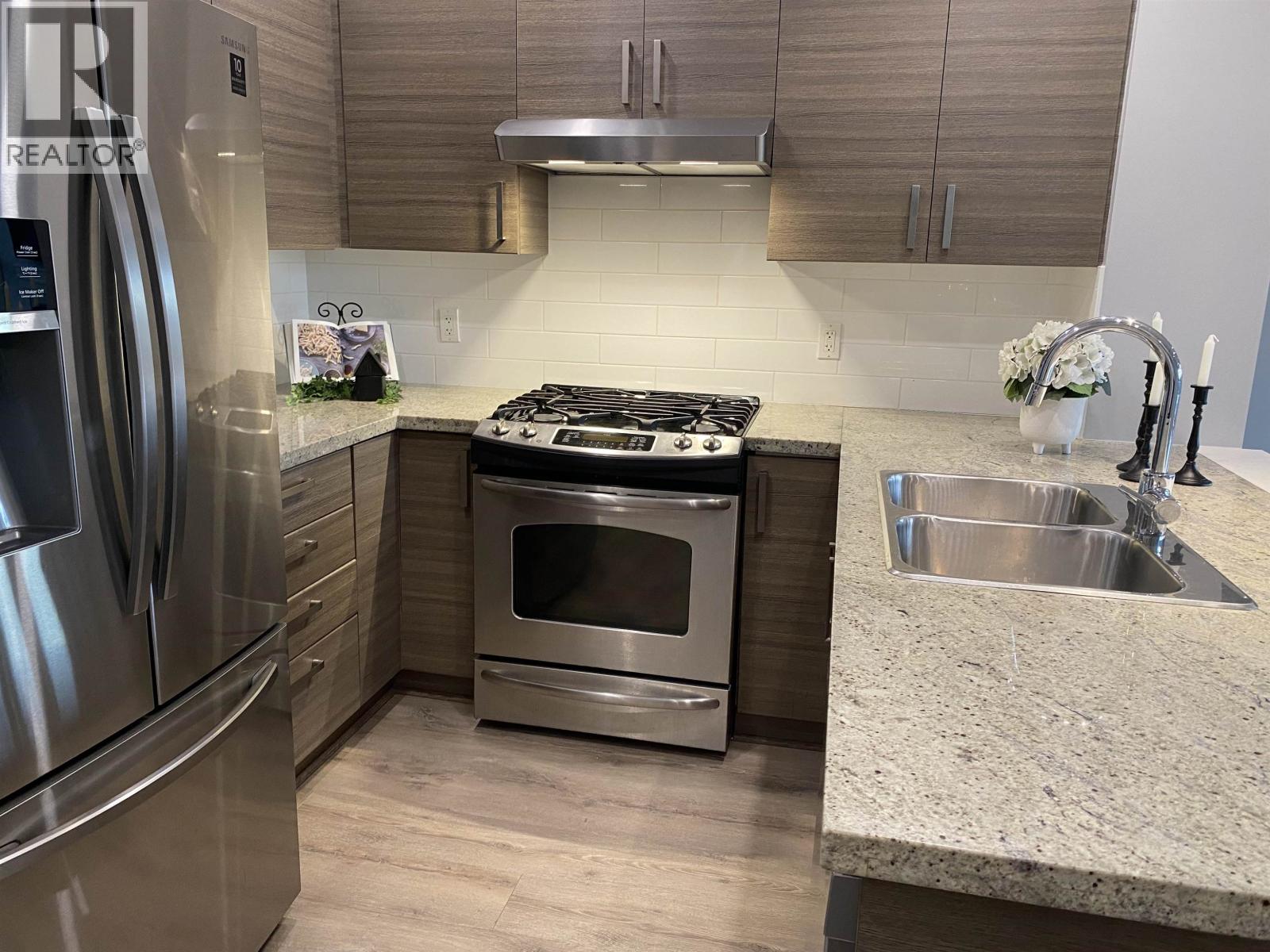 409 1153 Kensal Place, Coquitlam, British Columbia  V3B 0G8 - Photo 2 - R3052712