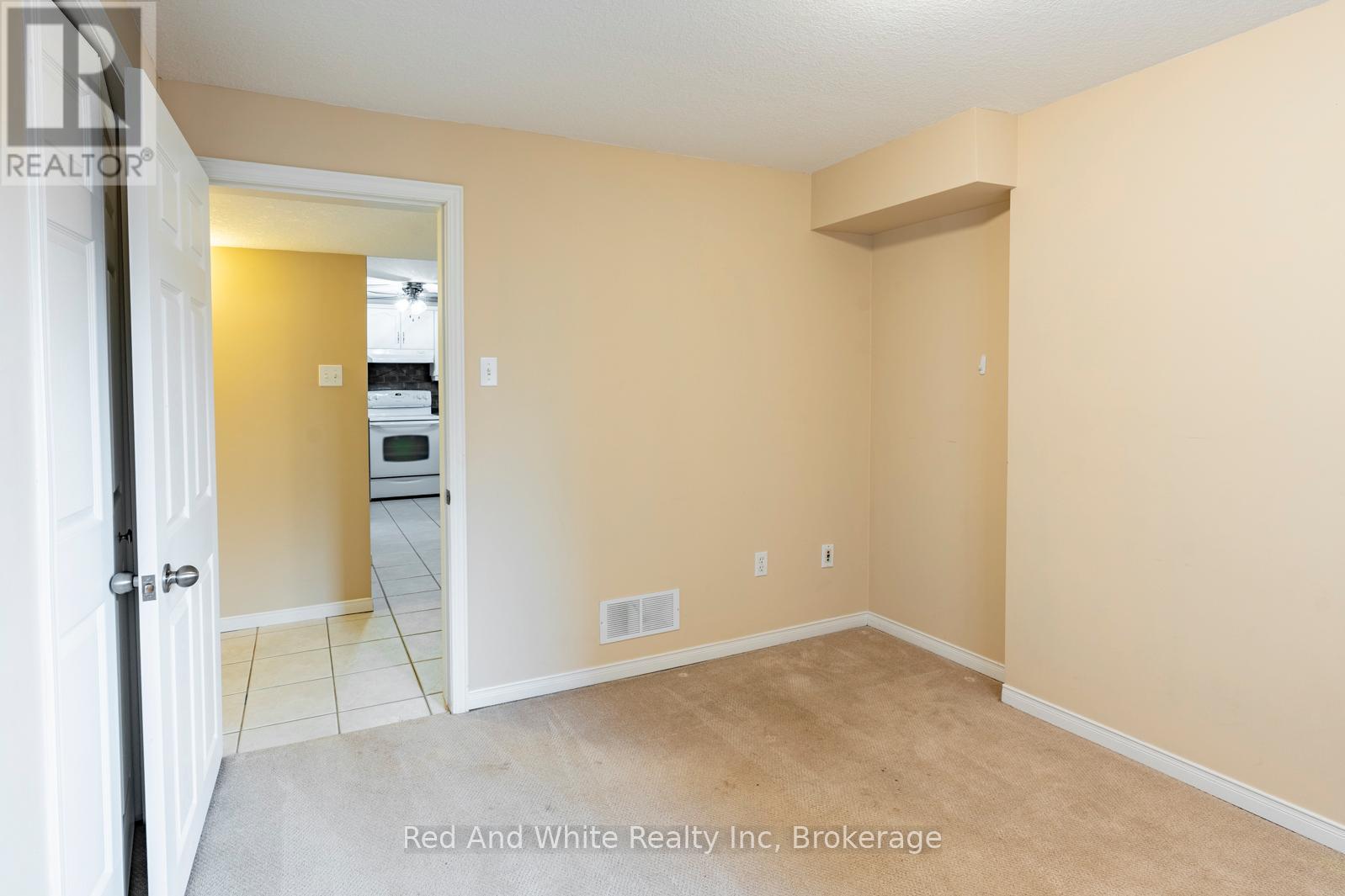 Lower - 79 Munroe Crescent, Guelph, Ontario  N1G 5E3 - Photo 23 - X12608330