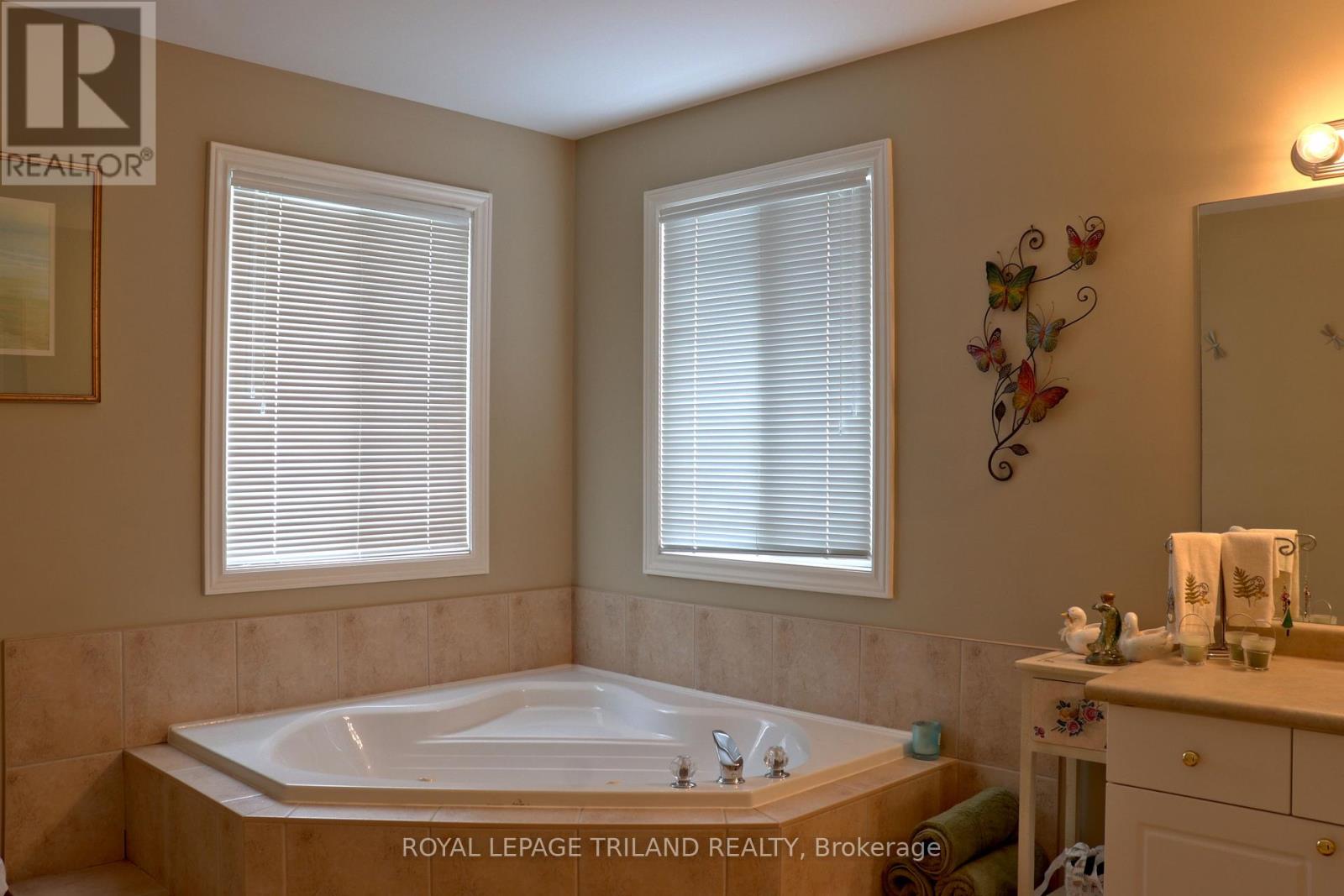 1363 Reardon Boulevard, London South, Ontario  N6M 1B4 - Photo 15 - X12608342