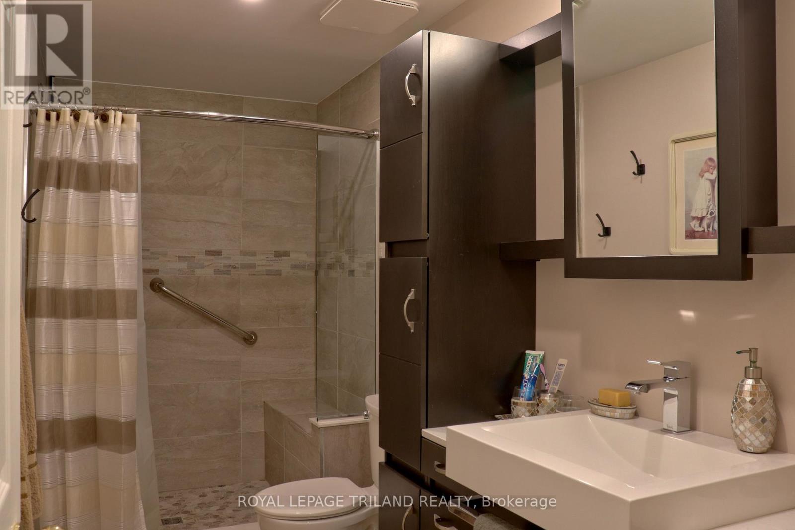 1363 Reardon Boulevard, London South, Ontario  N6M 1B4 - Photo 18 - X12608342