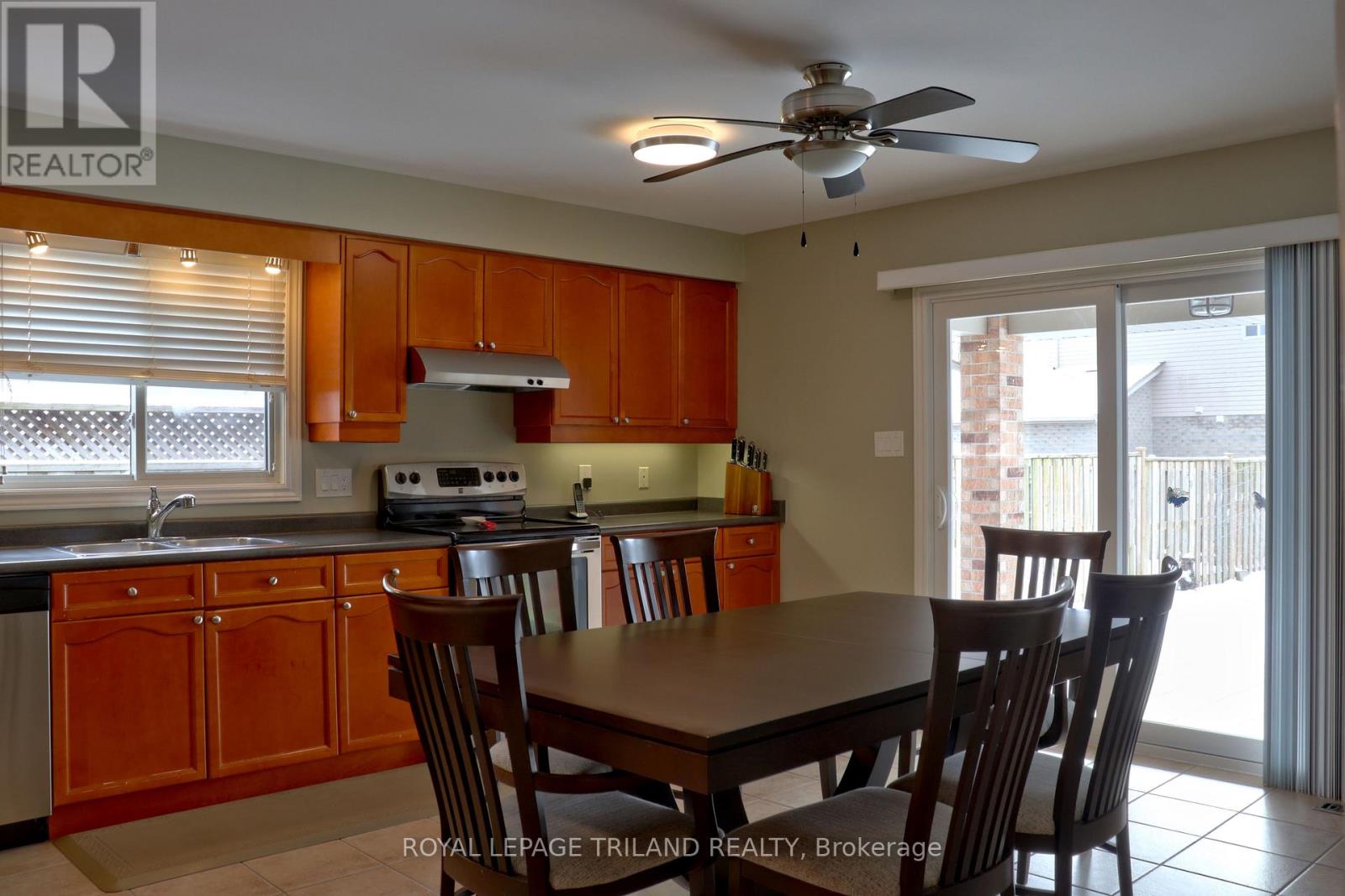 1363 Reardon Boulevard, London South, Ontario  N6M 1B4 - Photo 2 - X12608342