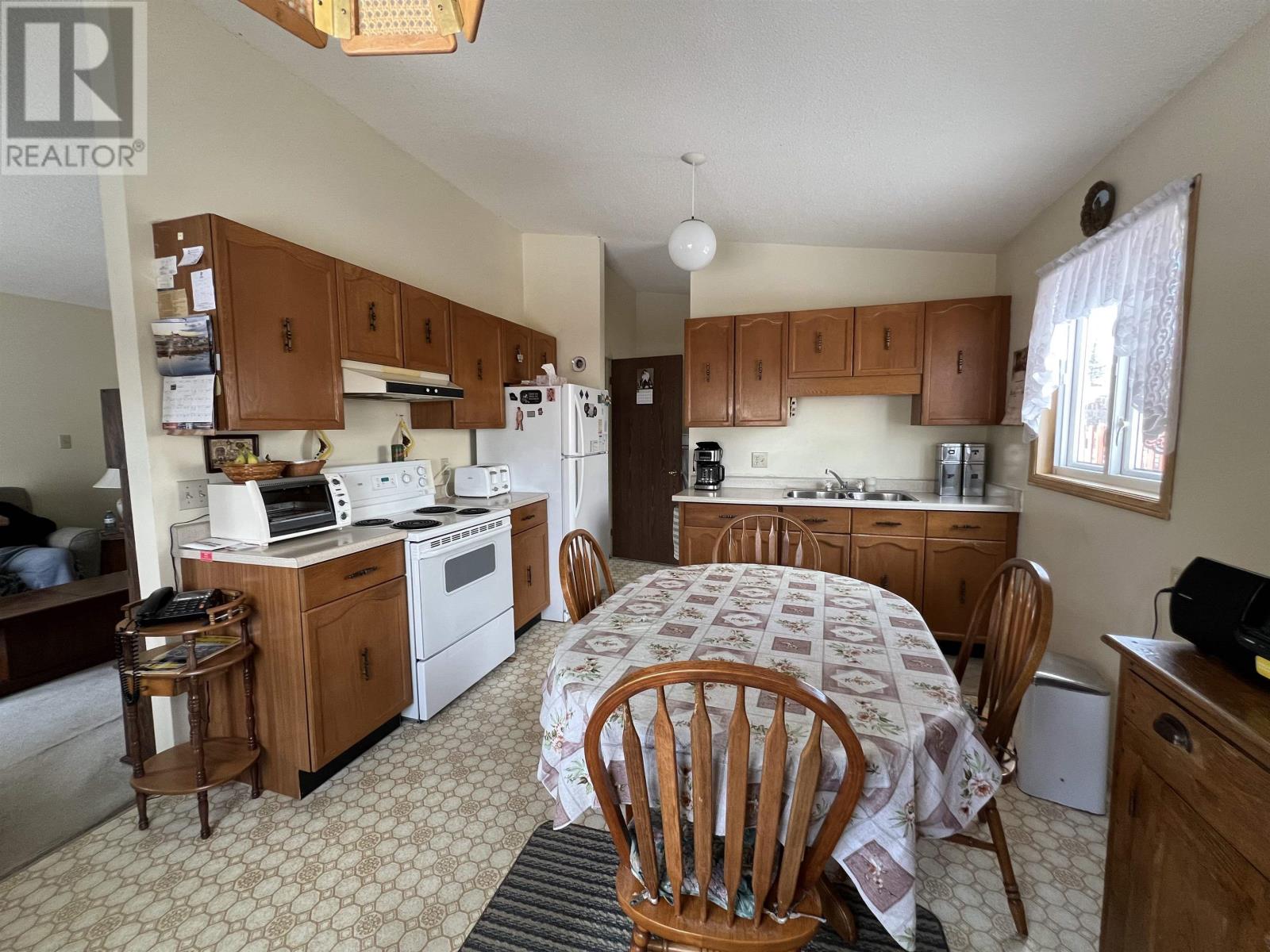 32 Hemlo Dr, Marathon, Ontario P0T 2E0 - Photo 5 - TB253449