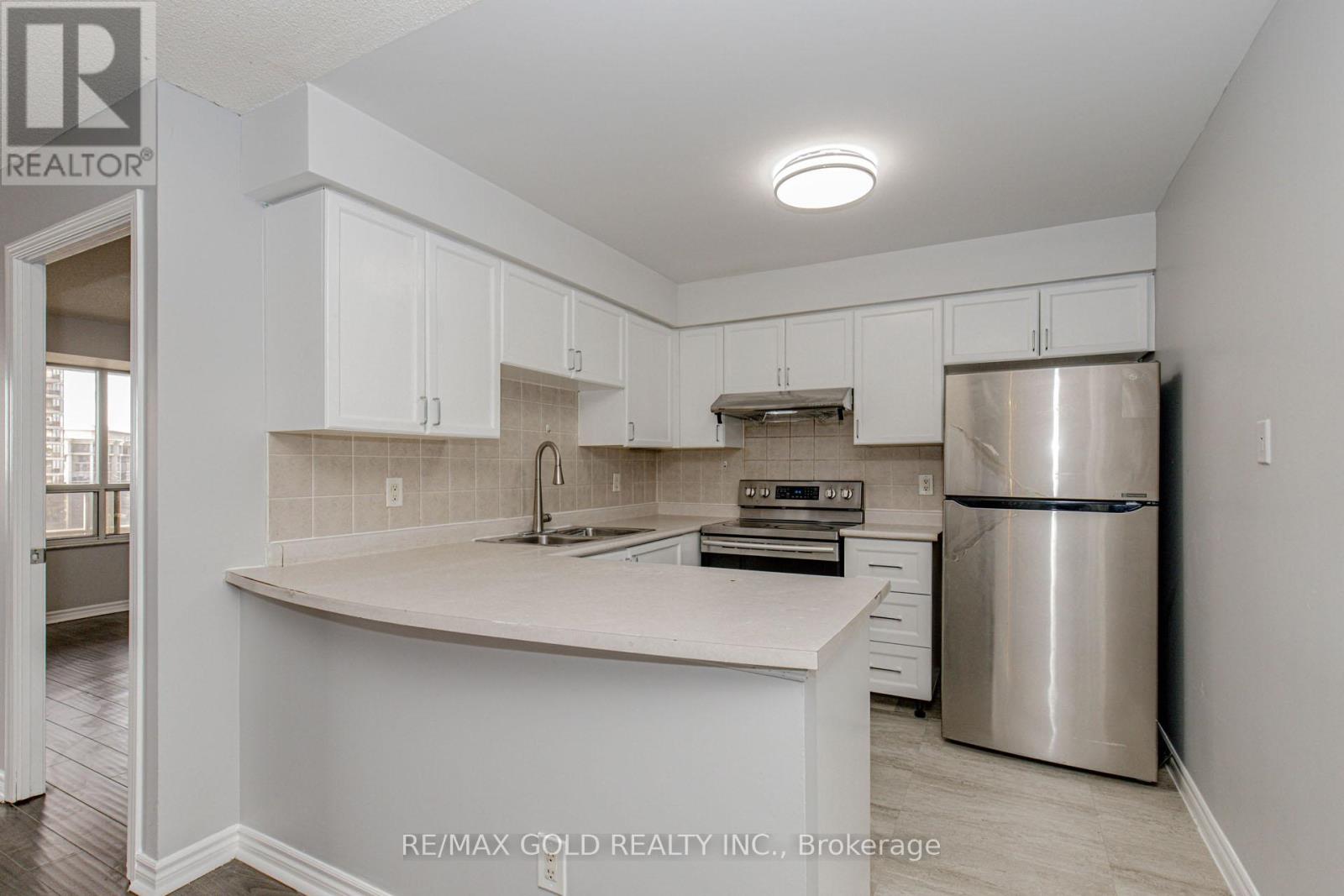 2119 - 25 Kingsbridge Garden, Mississauga, Ontario L5R 4B1 - Photo 22 - W12430332