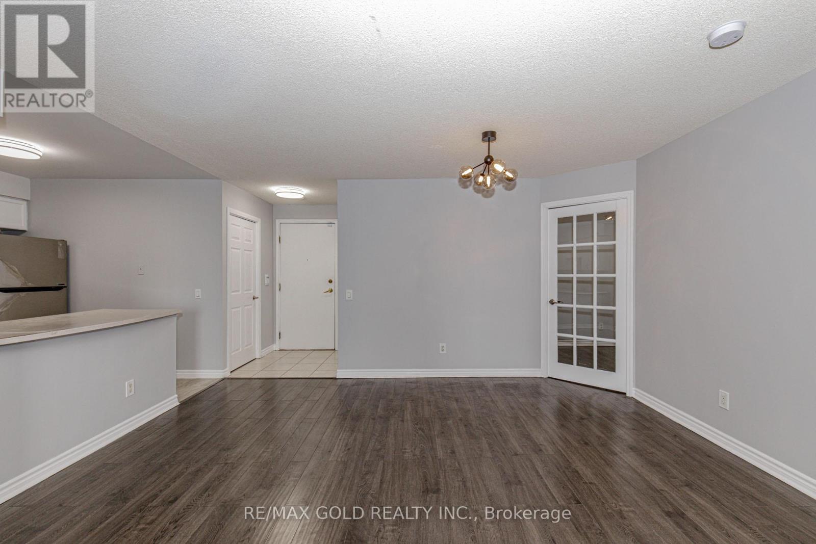 2119 - 25 Kingsbridge Garden, Mississauga, Ontario L5R 4B1 - Photo 15 - W12430332