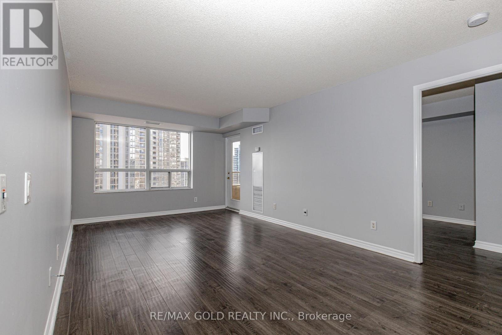 2119 - 25 Kingsbridge Garden, Mississauga, Ontario L5R 4B1 - Photo 18 - W12430332