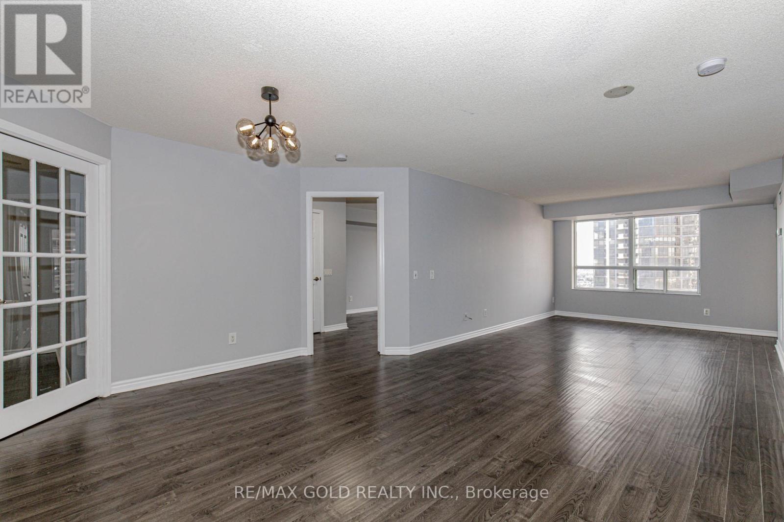 2119 - 25 Kingsbridge Garden, Mississauga, Ontario L5R 4B1 - Photo 13 - W12430332