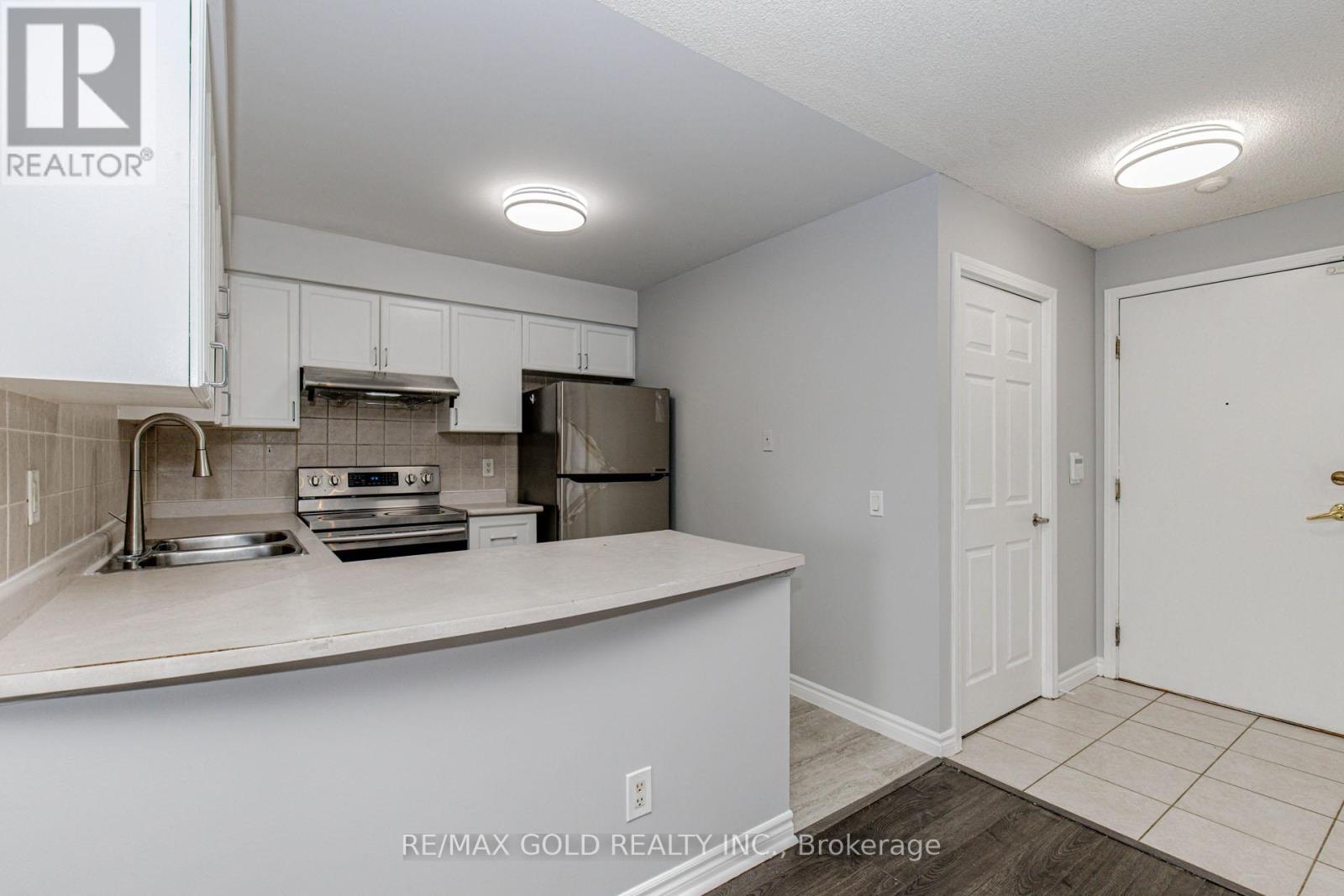 2119 - 25 Kingsbridge Garden, Mississauga, Ontario L5R 4B1 - Photo 23 - W12430332