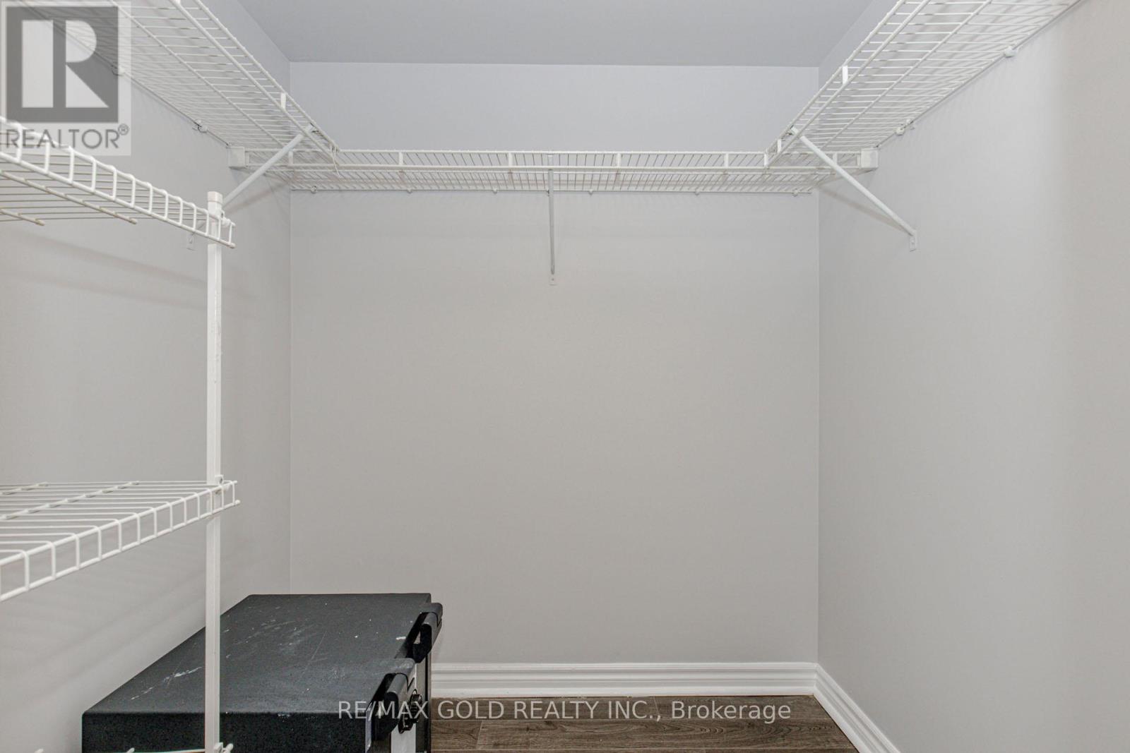 2119 - 25 Kingsbridge Garden, Mississauga, Ontario L5R 4B1 - Photo 32 - W12430332