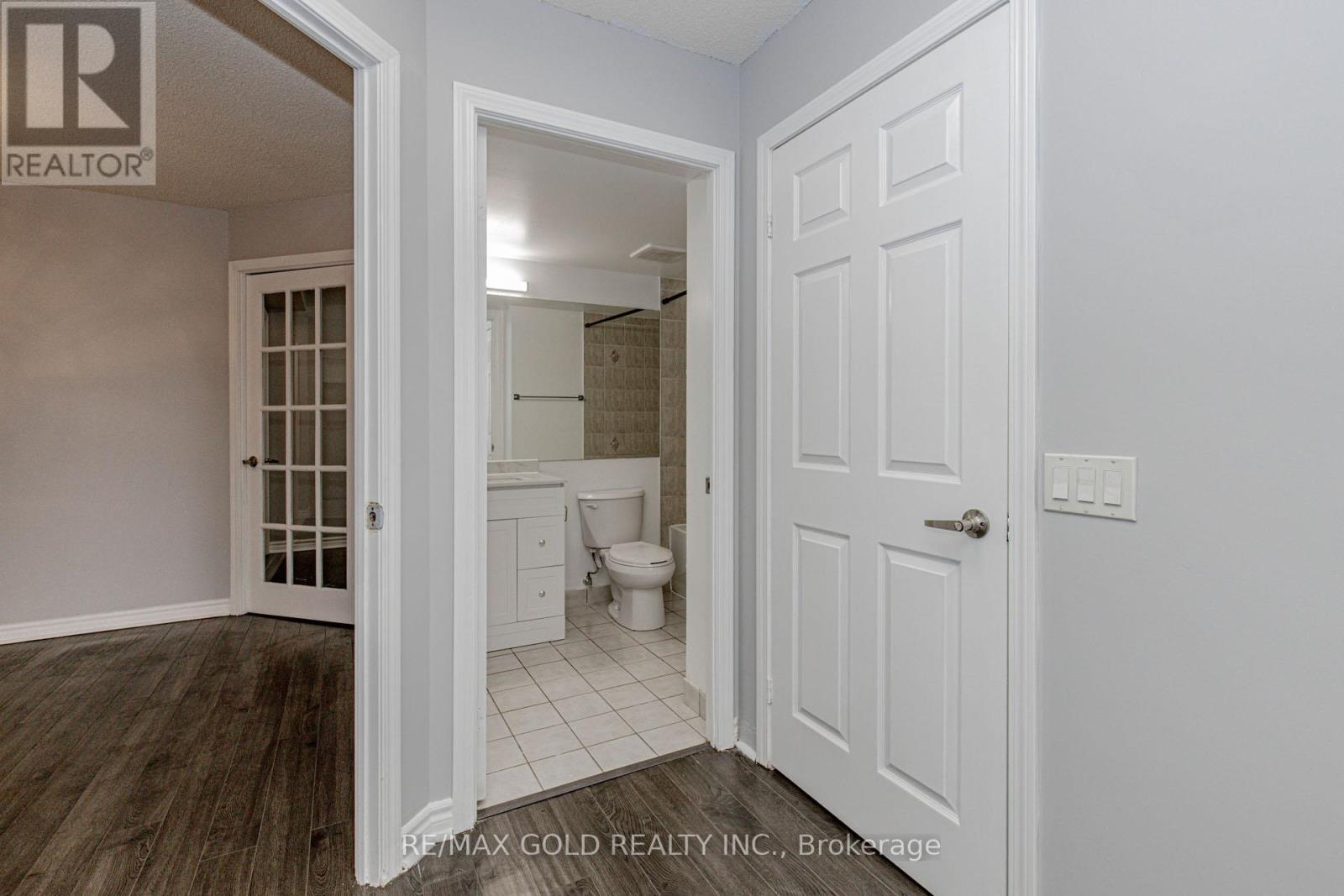 2119 - 25 Kingsbridge Garden, Mississauga, Ontario L5R 4B1 - Photo 31 - W12430332