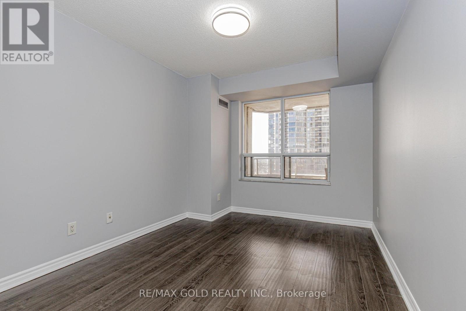 2119 - 25 Kingsbridge Garden, Mississauga, Ontario L5R 4B1 - Photo 37 - W12430332