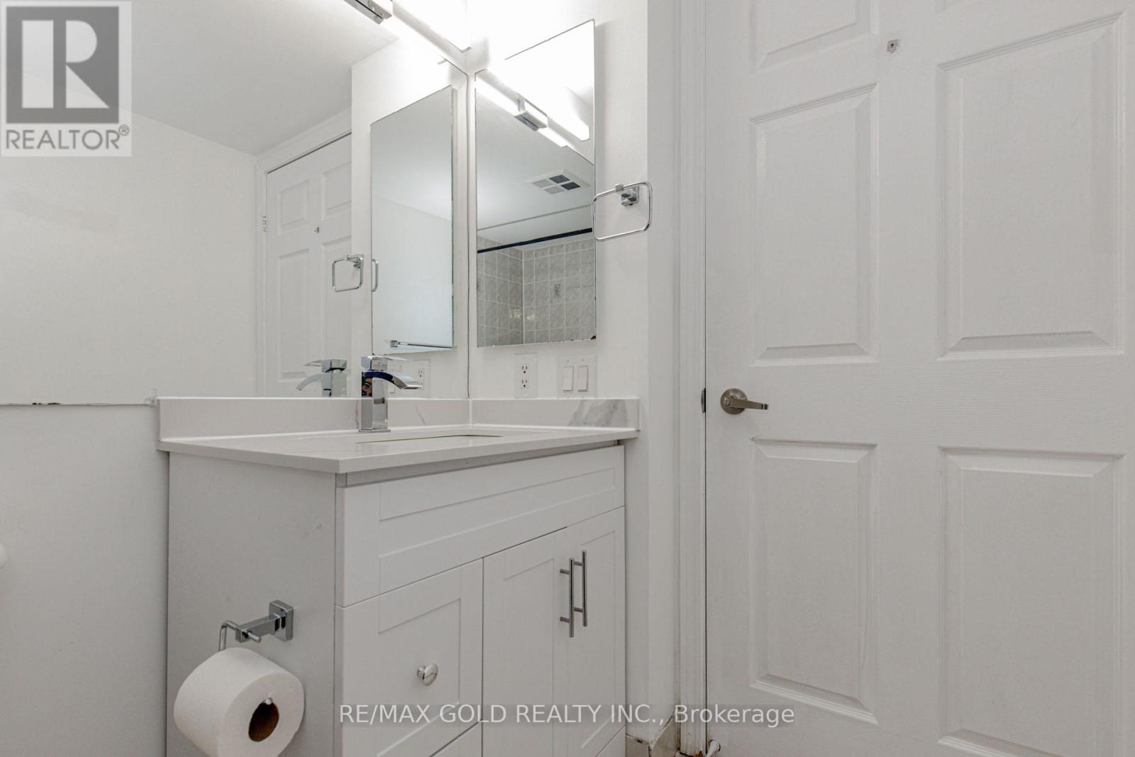 2119 - 25 Kingsbridge Garden, Mississauga, Ontario L5R 4B1 - Photo 40 - W12430332