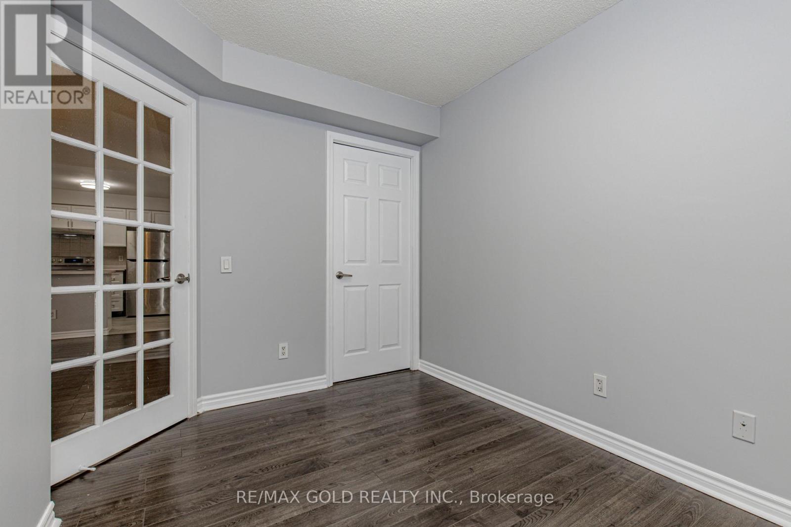 2119 - 25 Kingsbridge Garden, Mississauga, Ontario L5R 4B1 - Photo 44 - W12430332