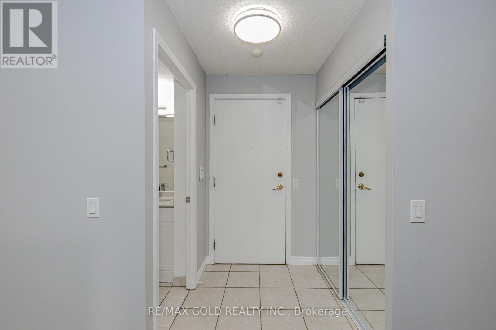 2119 - 25 Kingsbridge Garden, Mississauga, Ontario L5R 4B1 - Photo 9 - W12430332