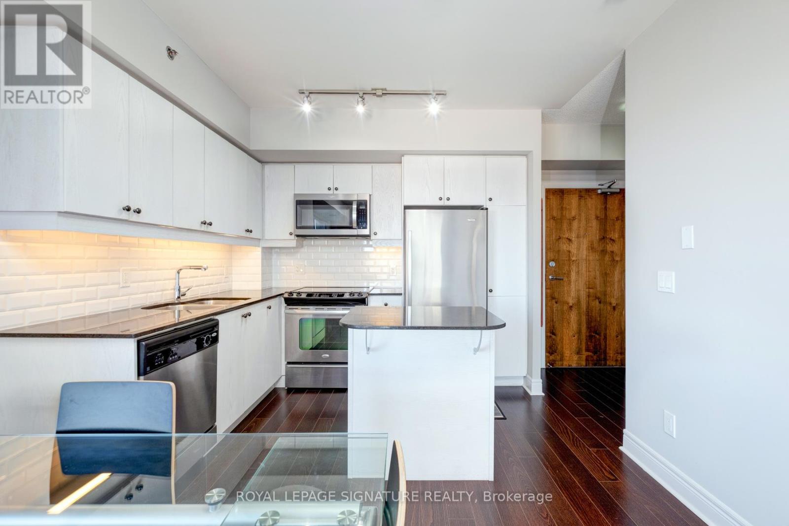 413 - 701 Sheppard Avenue W, Toronto, Ontario  M3H 0B2 - Photo 4 - C12608326