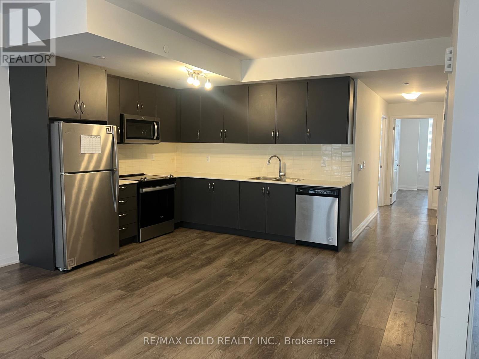 157 - 65 Attmar Drive, Brampton, Ontario L6P 2Z4 - Photo 5 - W12608040