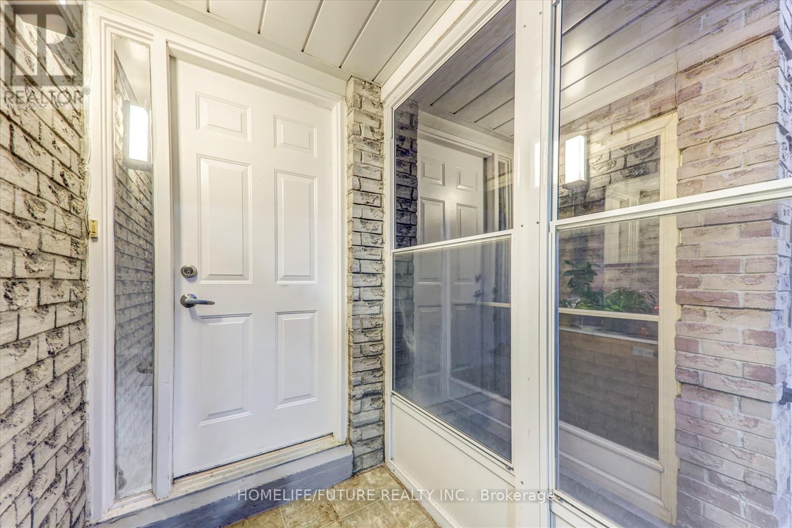 96 Mary Pearson Drive, Markham, Ontario L3S 2Y5 - Photo 4 - N12608336