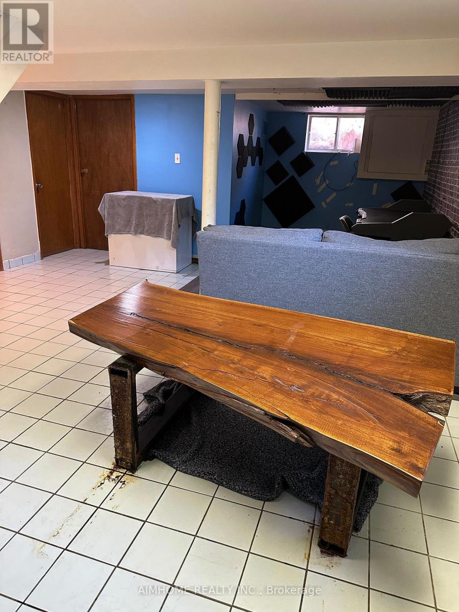 46 Elm Grove Avenue S, Richmond Hill, Ontario  L4E 2V3 - Photo 10 - N12608356