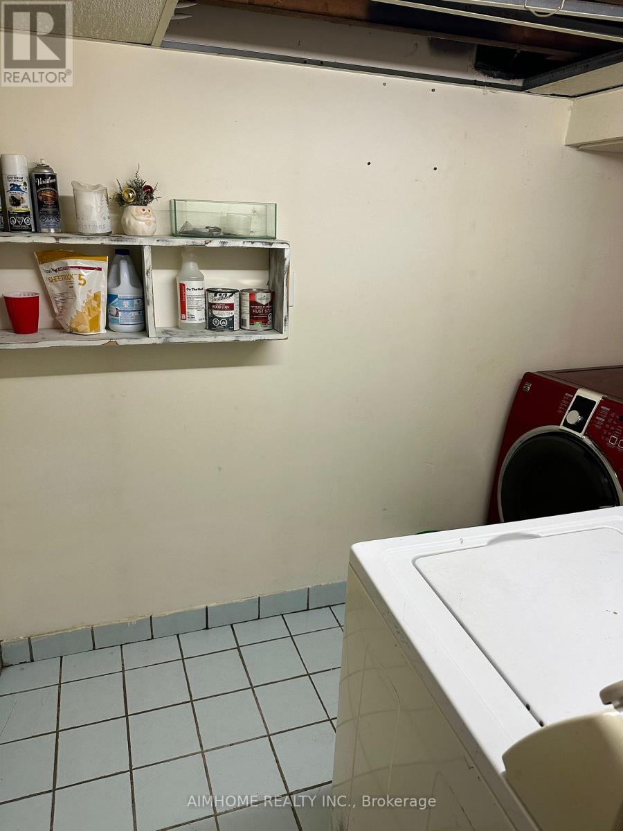 46 Elm Grove Avenue S, Richmond Hill, Ontario  L4E 2V3 - Photo 13 - N12608356