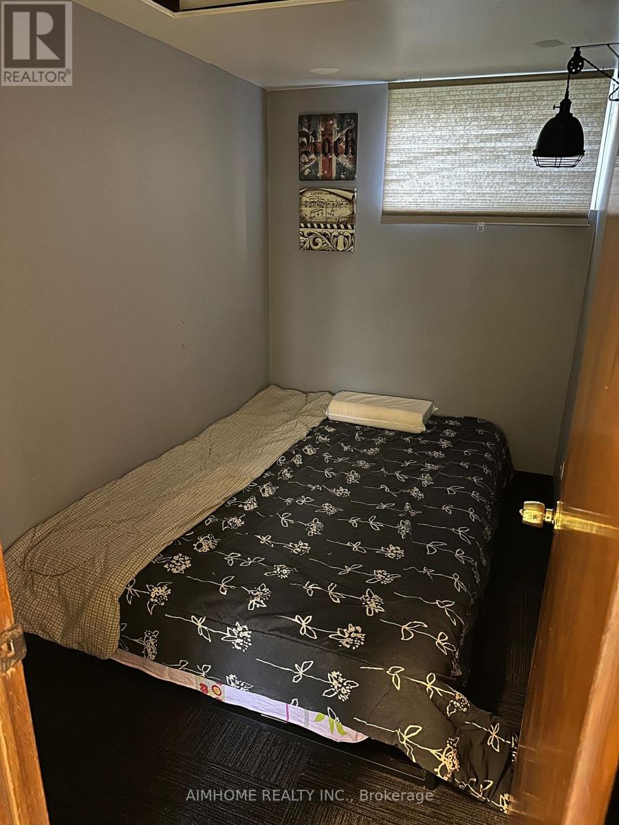 46 Elm Grove Avenue S, Richmond Hill, Ontario  L4E 2V3 - Photo 14 - N12608356