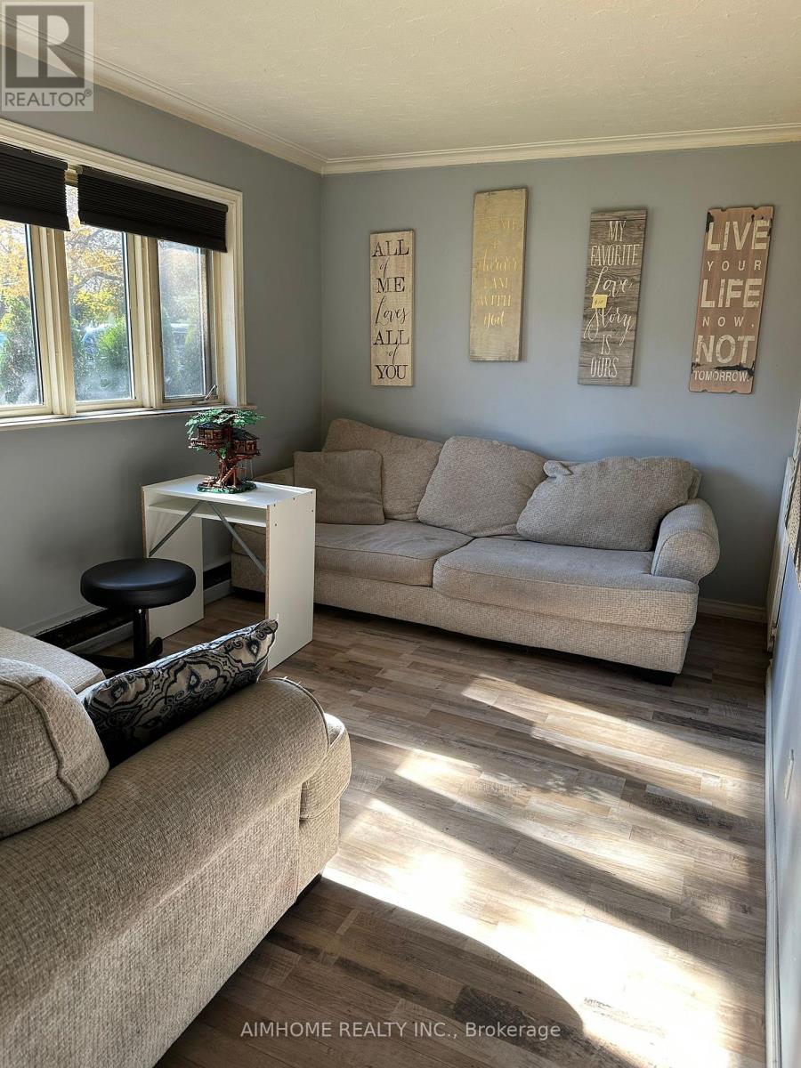 46 Elm Grove Avenue S, Richmond Hill, Ontario  L4E 2V3 - Photo 17 - N12608356