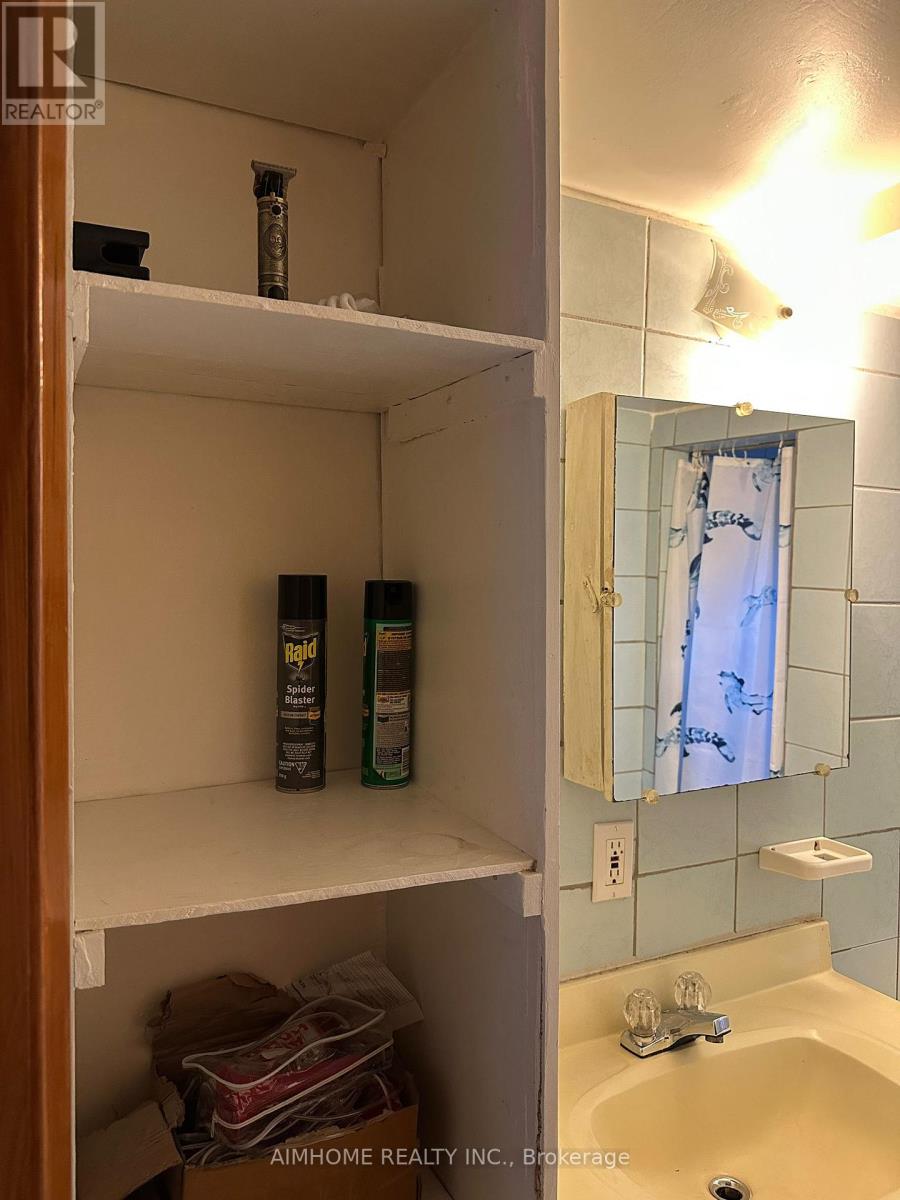 46 Elm Grove Avenue S, Richmond Hill, Ontario  L4E 2V3 - Photo 7 - N12608356