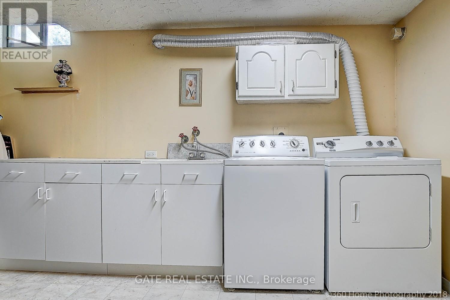 16 Massey Street, Brampton, Ontario L6S 2W1 - Photo 15 - W12608340