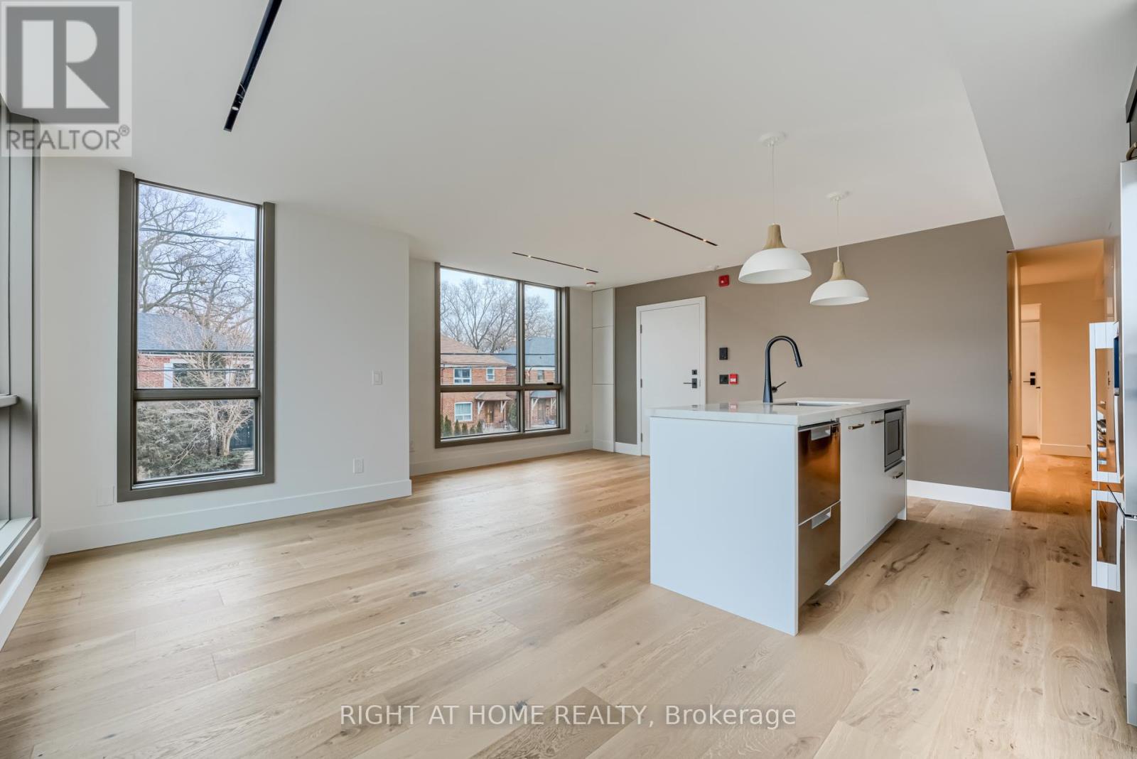 218 Jane Street, Toronto, Ontario M6S 3Y9 - Photo 10 - W12608346